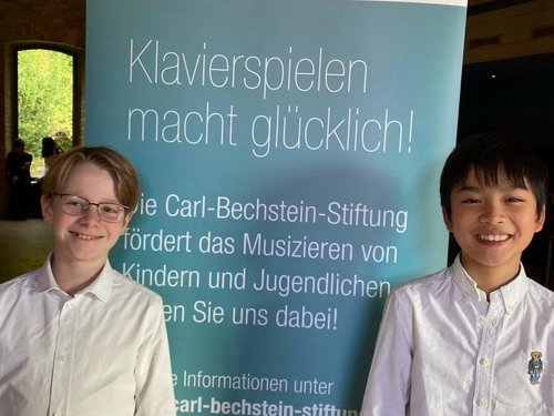Foto von Darian Müller und Parzival Namsoongnein 