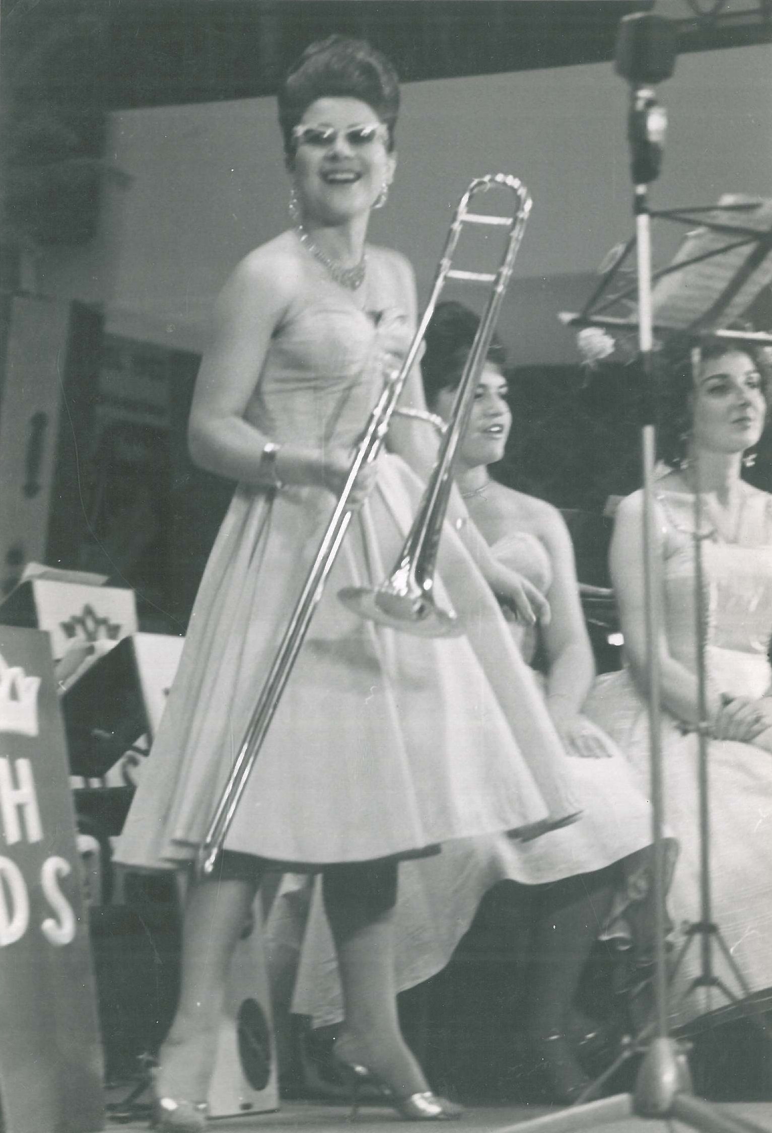 Erika Lier bei den Hanny‘s Dutch Sisters ca. 1962