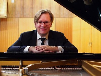Markus Bellheim am Klavier