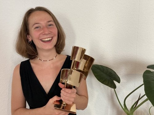  Photo of Imke Hagedorn with trophy